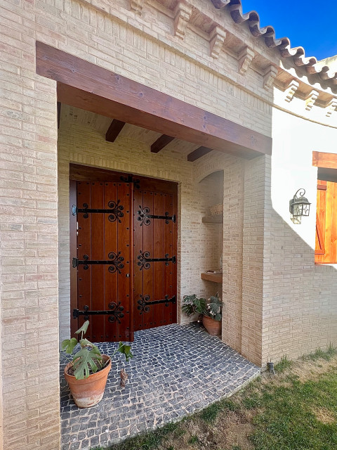 Arpeconst Umbrete country-entrance