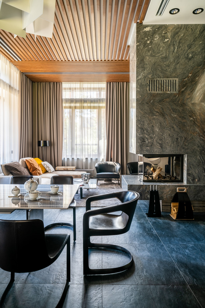 Камин из мрамора для загородной резиденции