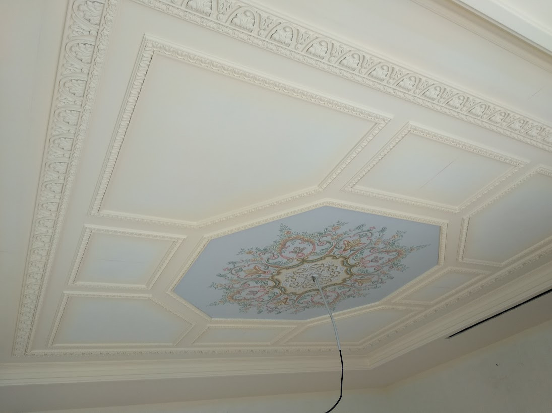 Декорирование потолка. Гипсовая лепнина