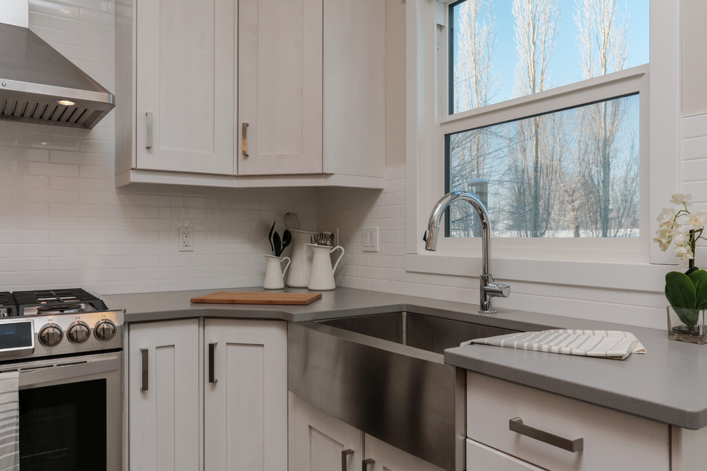 Inspiration for a transitional kitchen remodel in Edmonton