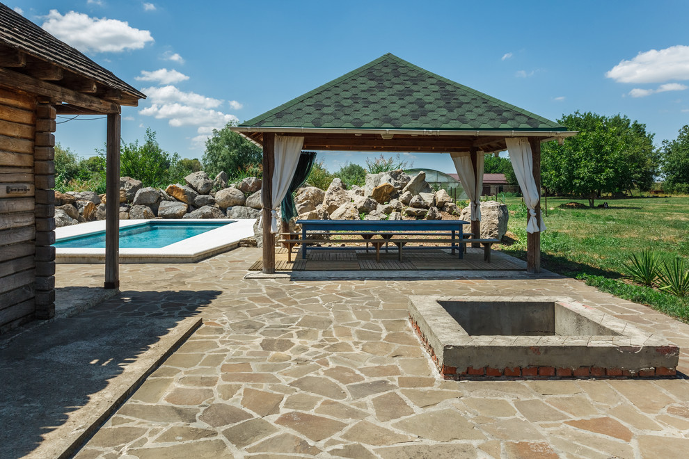 Бассейн в пригороде Краснодара