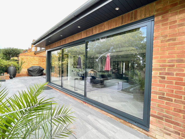 Welwyn Open Plan Living/ Dining contemporary-courtyard