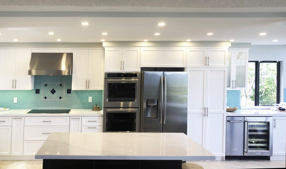 Transitional kitchen photo in Miami