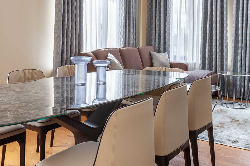 Обивка стульев из эко-кожи молочного цвета