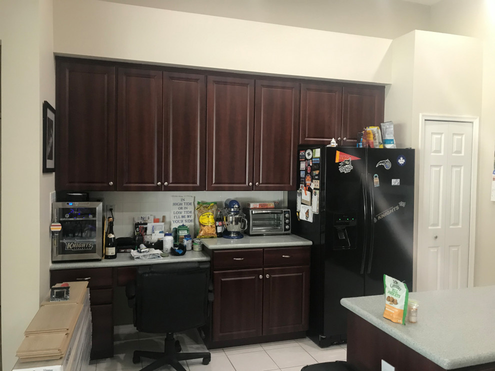Inspiration for a transitional home design remodel in Orlando