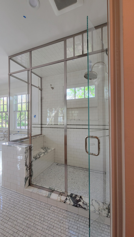 FRAMED SHOWERS