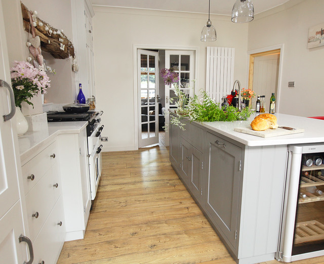 Bradshott contemporary-kitchen