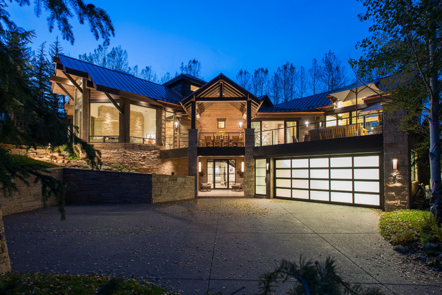 Two Creeks contemporaneo-facciata