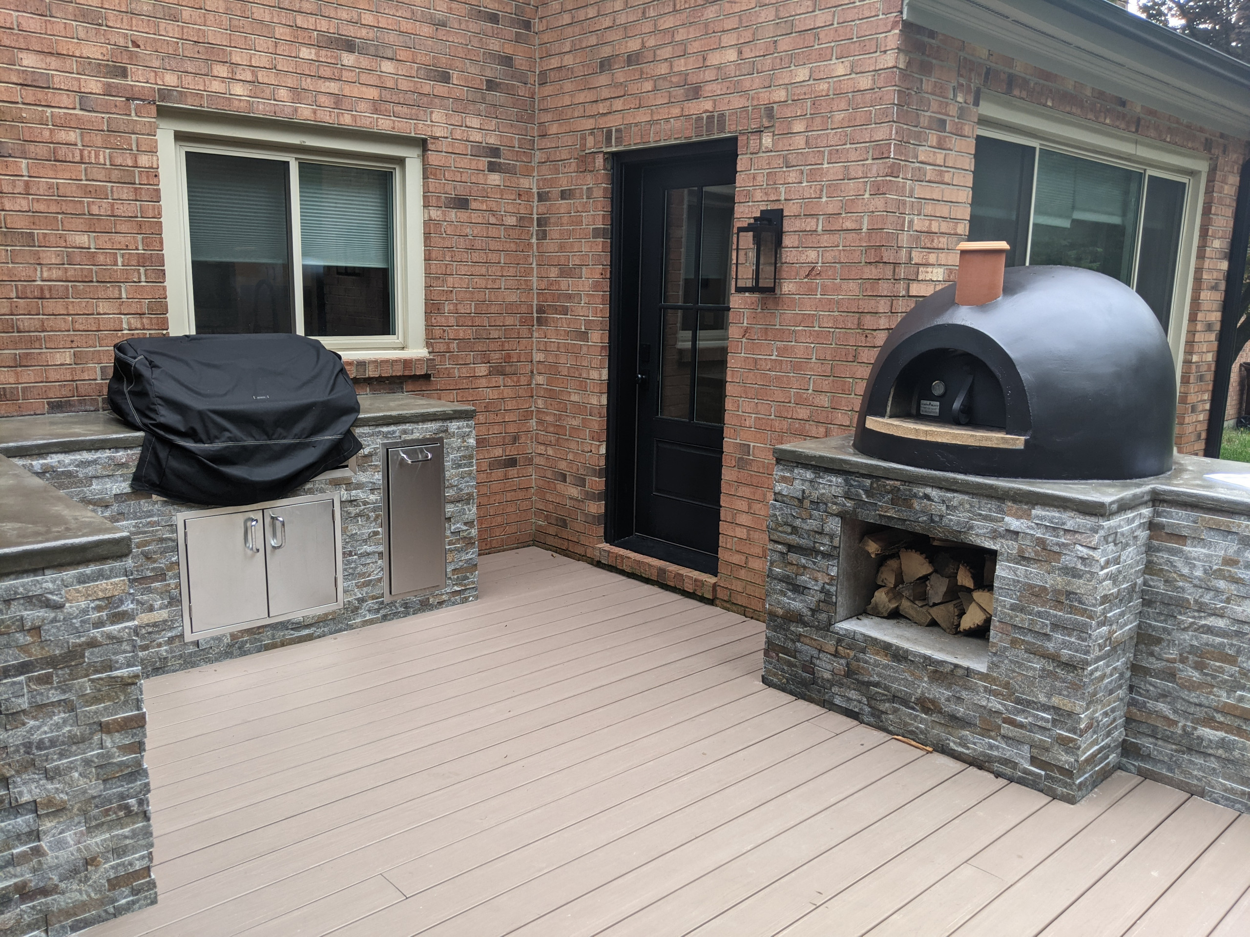 Outdoor Entertainment Area