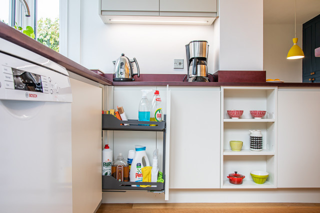 Compact Kitchen with Colour contemporary-koek