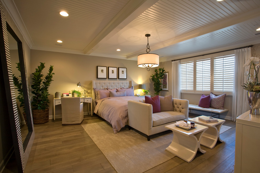 Transitional home design photo in Orange County
