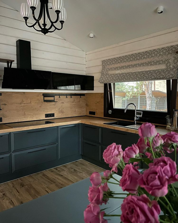 Гармоничное сочетание фасадов Latte и Prestige Deco