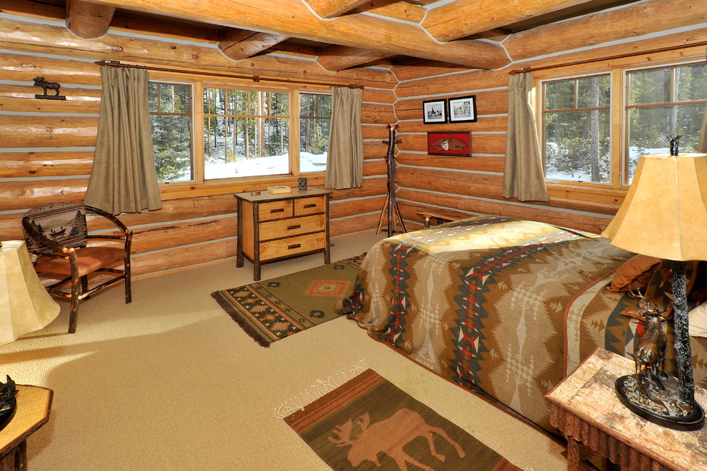Large mountain style home design photo