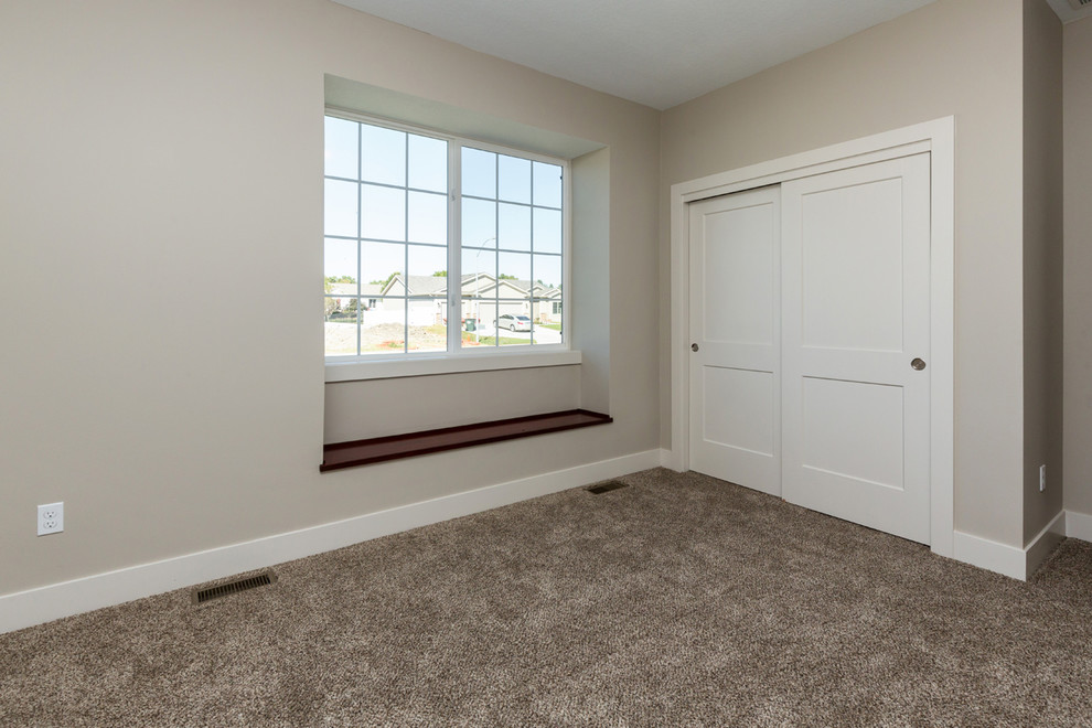 Home design - transitional home design idea
