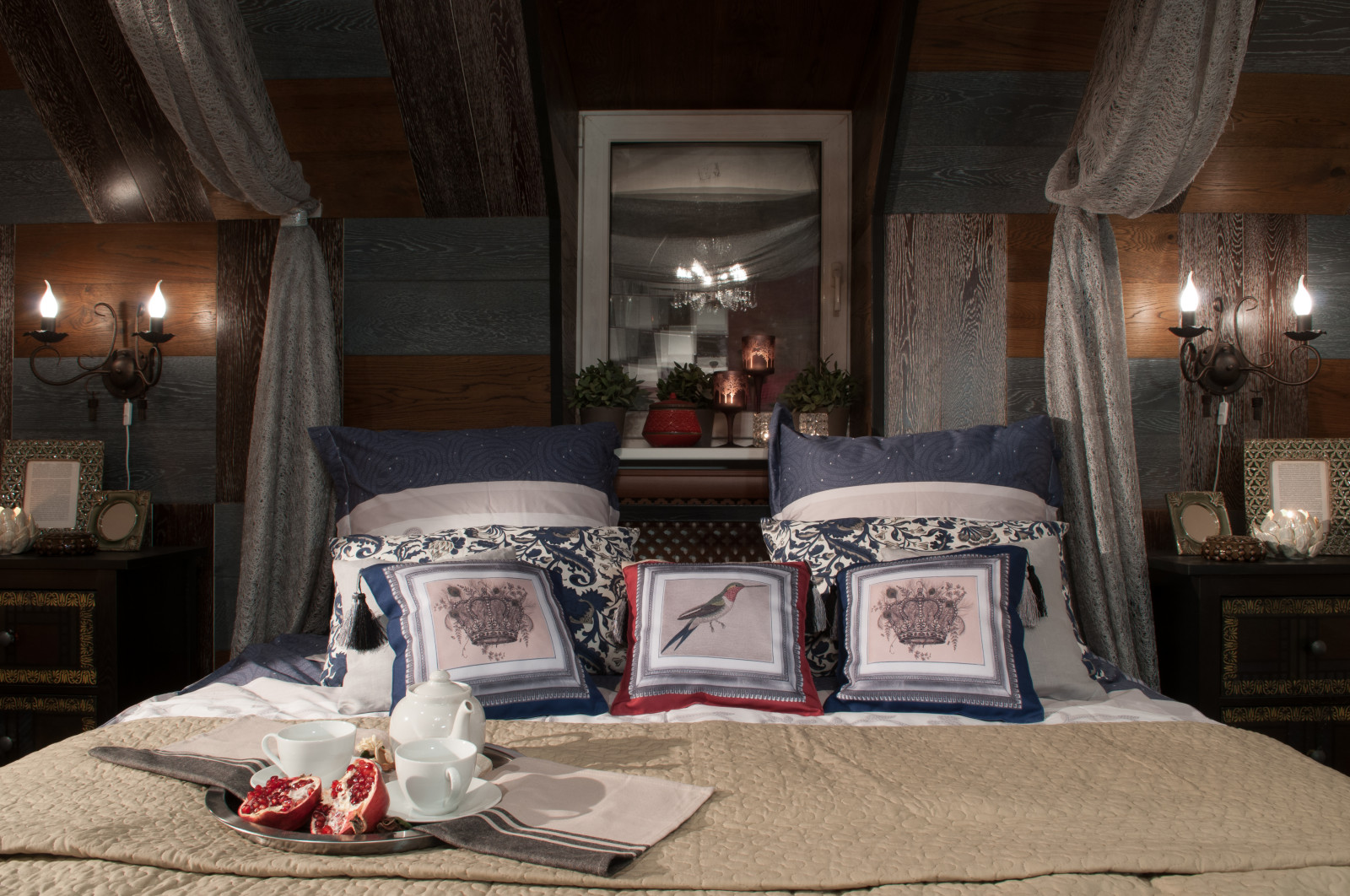 Яркие спальни