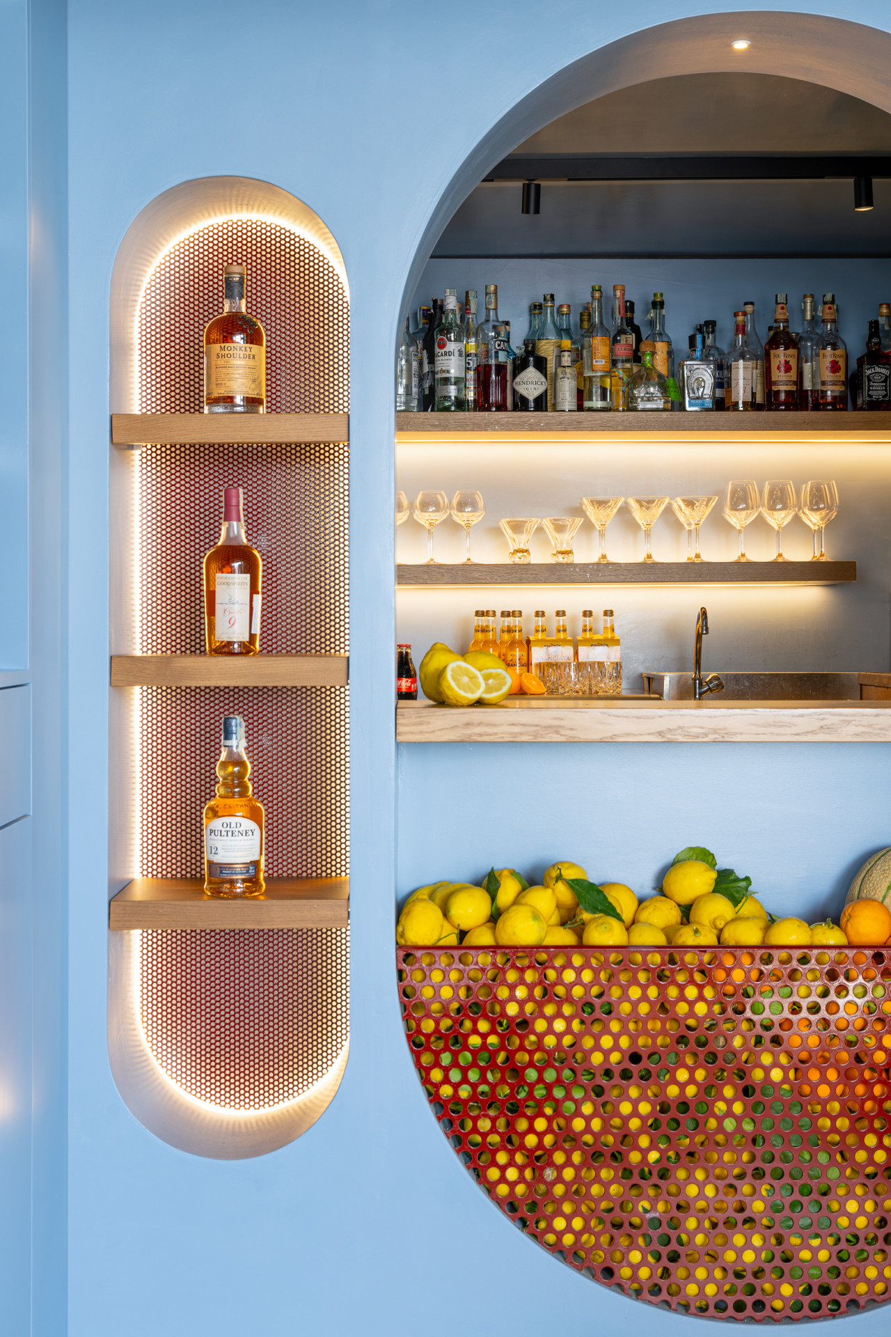 LE TRE SORELLE - IL BAR MEDITERRANEO