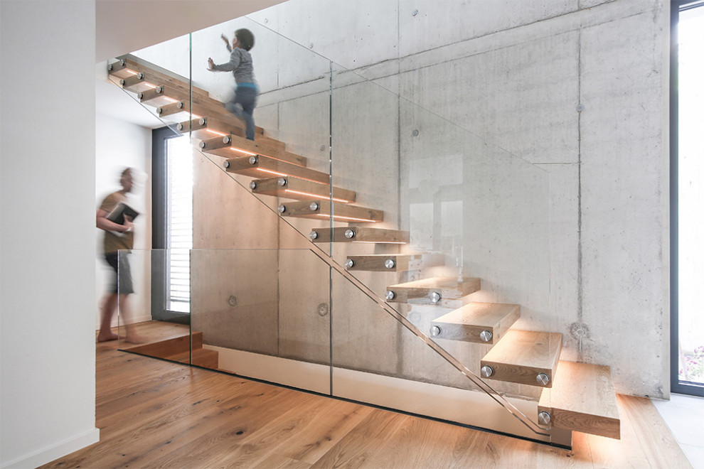 Schwebende Moderne Treppe in Frankfurt am Main