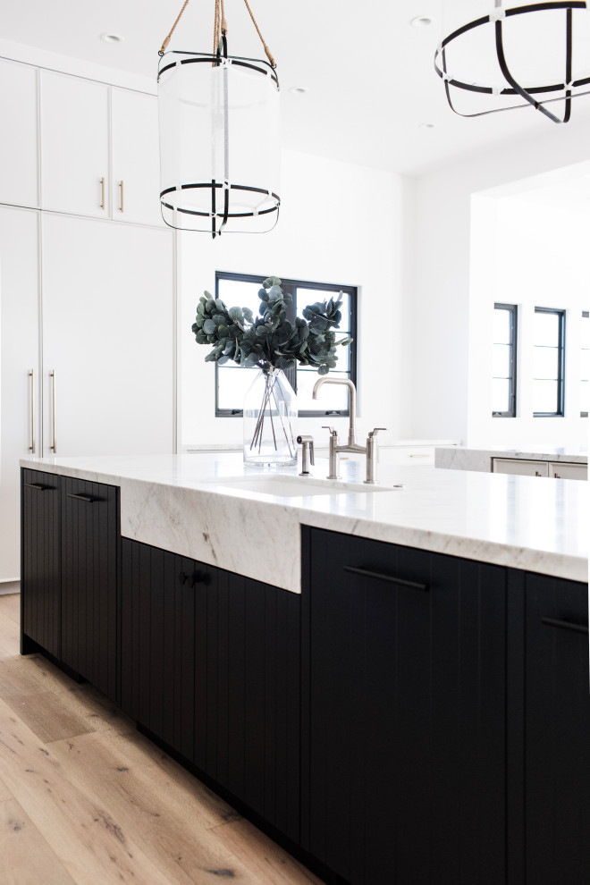 Inspiration for a transitional kitchen remodel in Phoenix