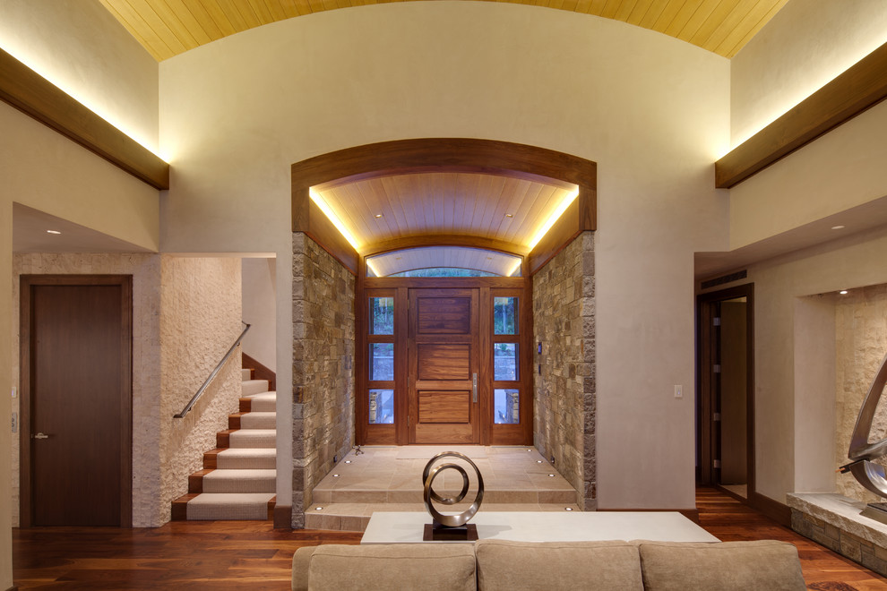 Transitional entryway photo in Denver