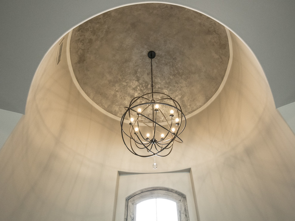Transitional home design photo in Phoenix