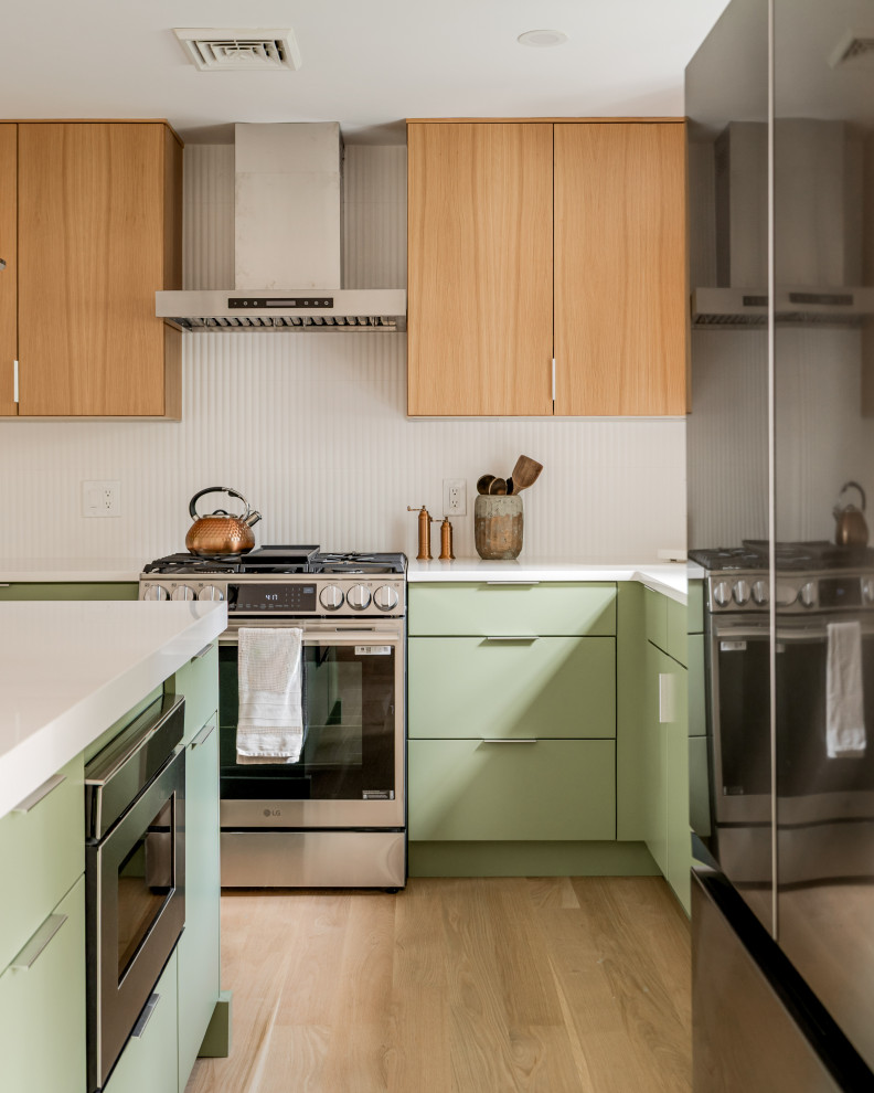Two-Tone Cabinetry & Statement Design
