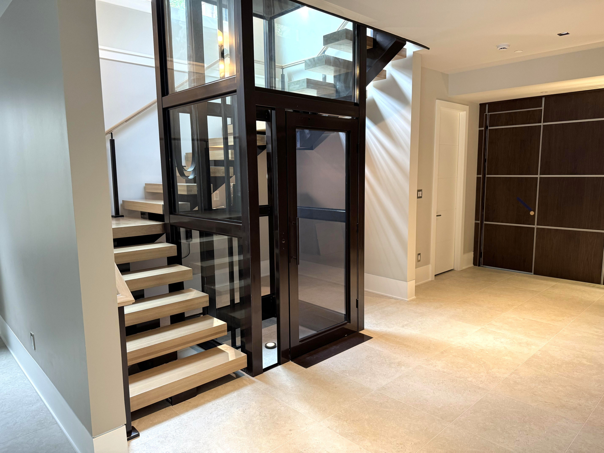 136_Modern Mono-Beam Encircling Glass Elevator, Bethesda, MD 20814