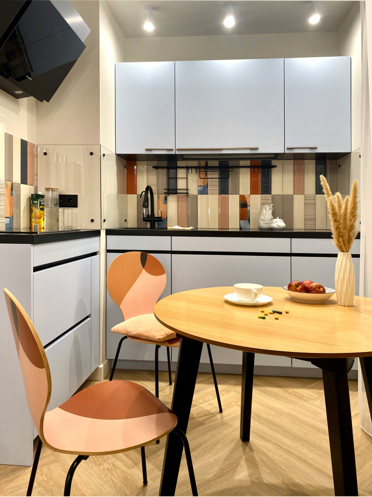 Малые м2 - не помеха комфорта. Смелый и яркий интерьер для молодой семьи