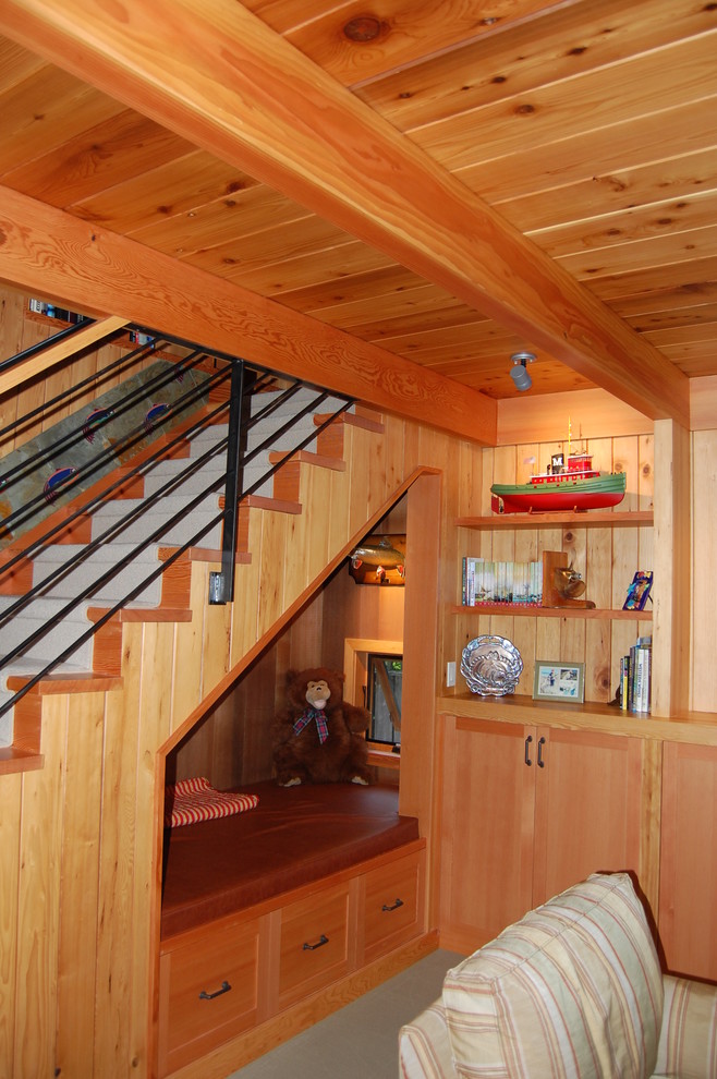 Design ideas for a traditional staircase in Seattle.