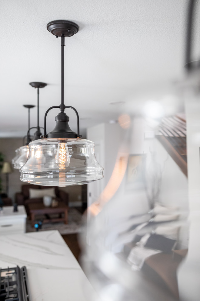 Example of a transitional home design design in Orange County