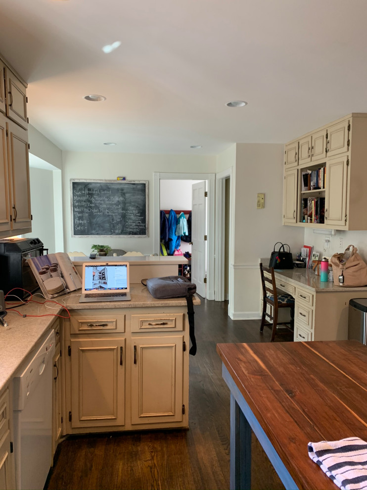 Home design - transitional home design idea in Atlanta