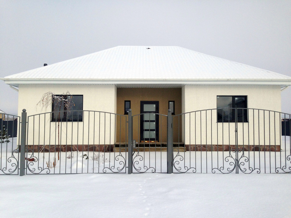 Одноэтажный жилой дом на три спальни