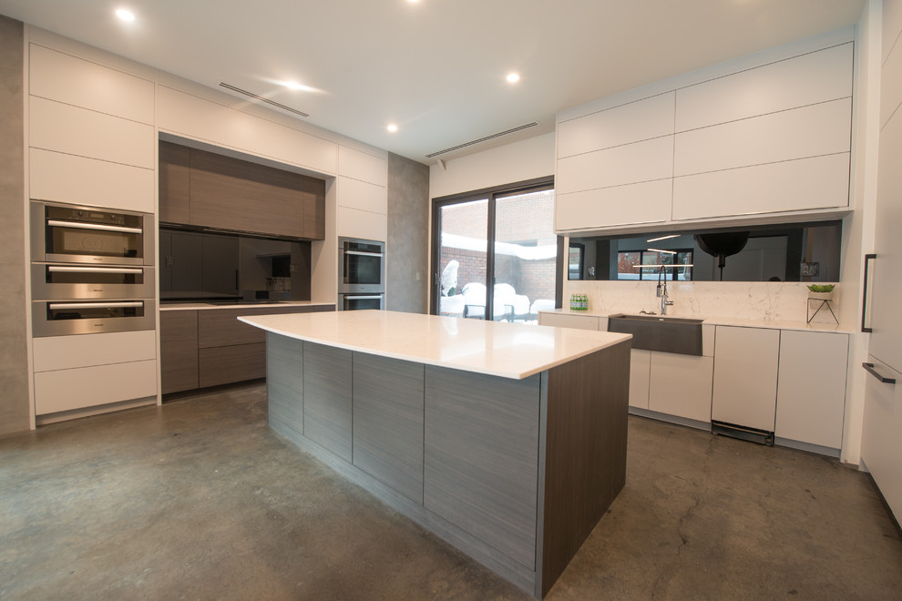 Kitchen - kitchen idea in Calgary