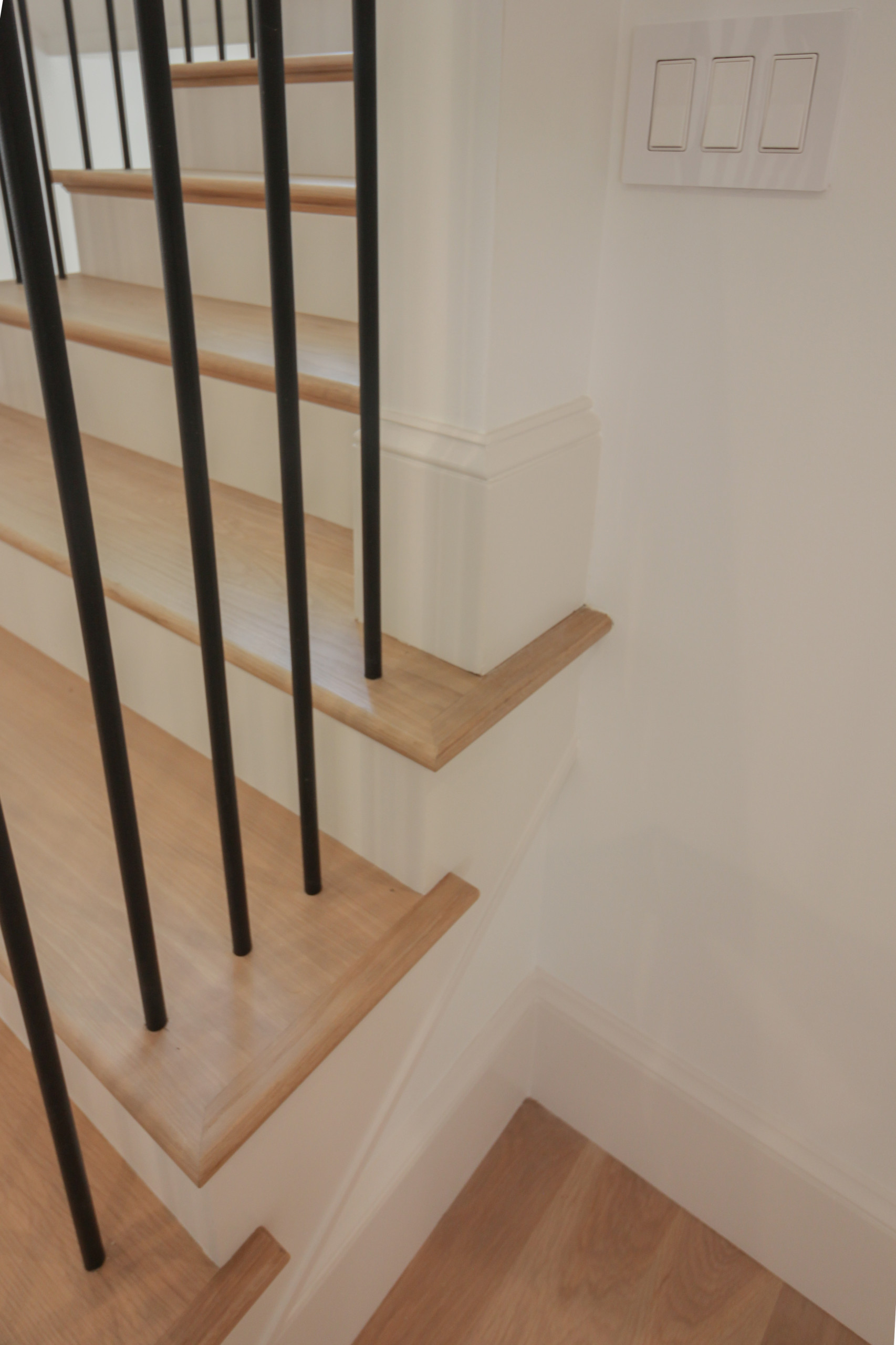 88_Clean & Modern Staircase, Arlington VA 22207
