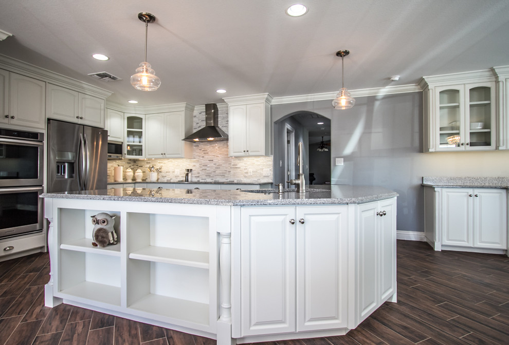Transitional kitchen photo in Phoenix