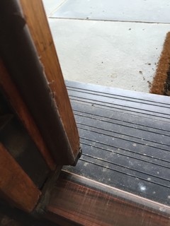 Filling gap between double doors