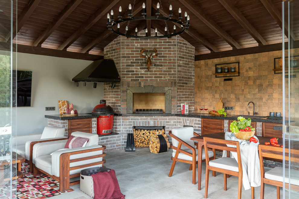 УЮТНАЯ БЕСЕДКА В ЗАГОРОДНОМ ДОМЕ