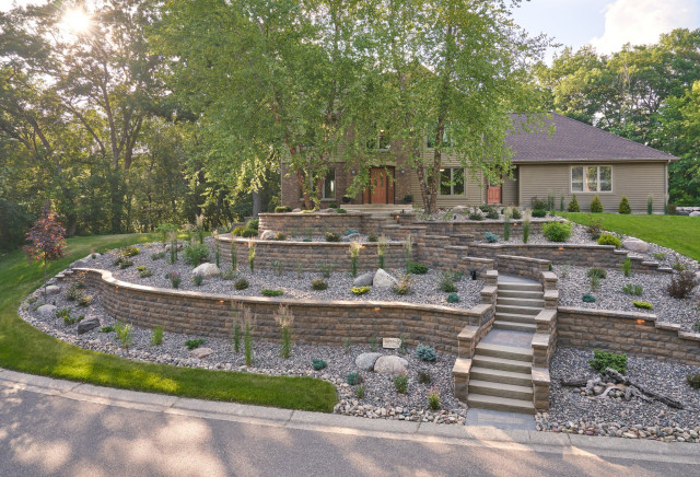 Hilltop Home american-traditional-garden