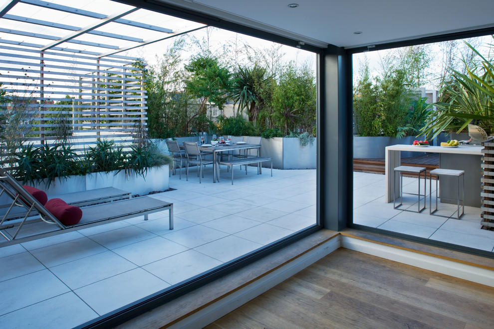 This is an example of a tropical deck in London.
