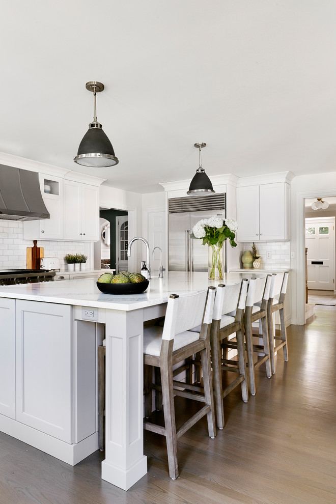 Example of a transitional kitchen design in Orange County