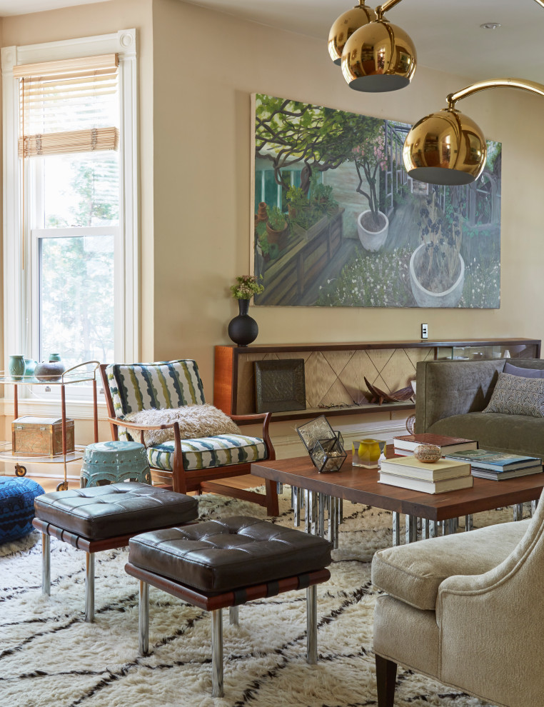 Transitional home design photo in Chicago