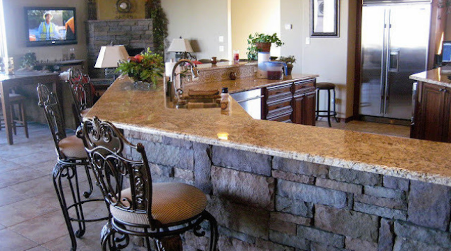 Kitchen - kitchen idea in Austin
