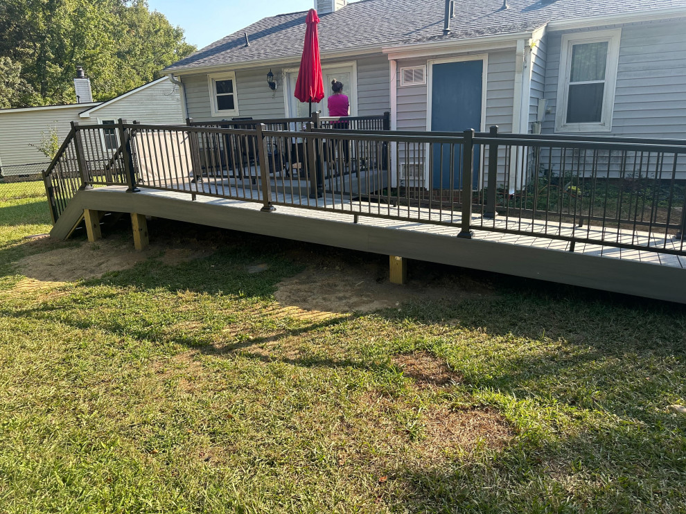 Composite Deck with Aluminum Rails
