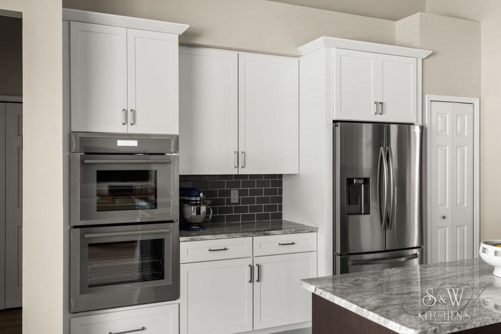 Example of a transitional kitchen design in Orlando