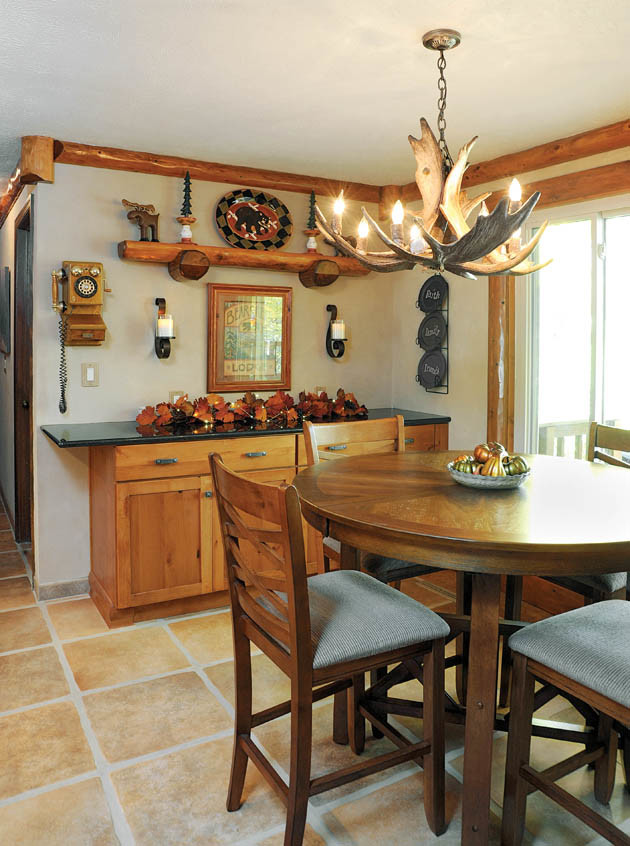 Inspiration for a country dining room in Cincinnati.