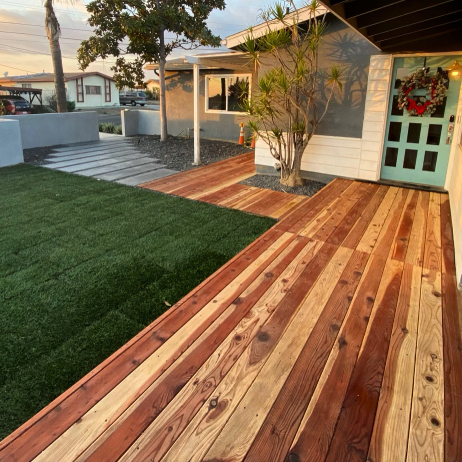 Midcentury Modern Deck Entry