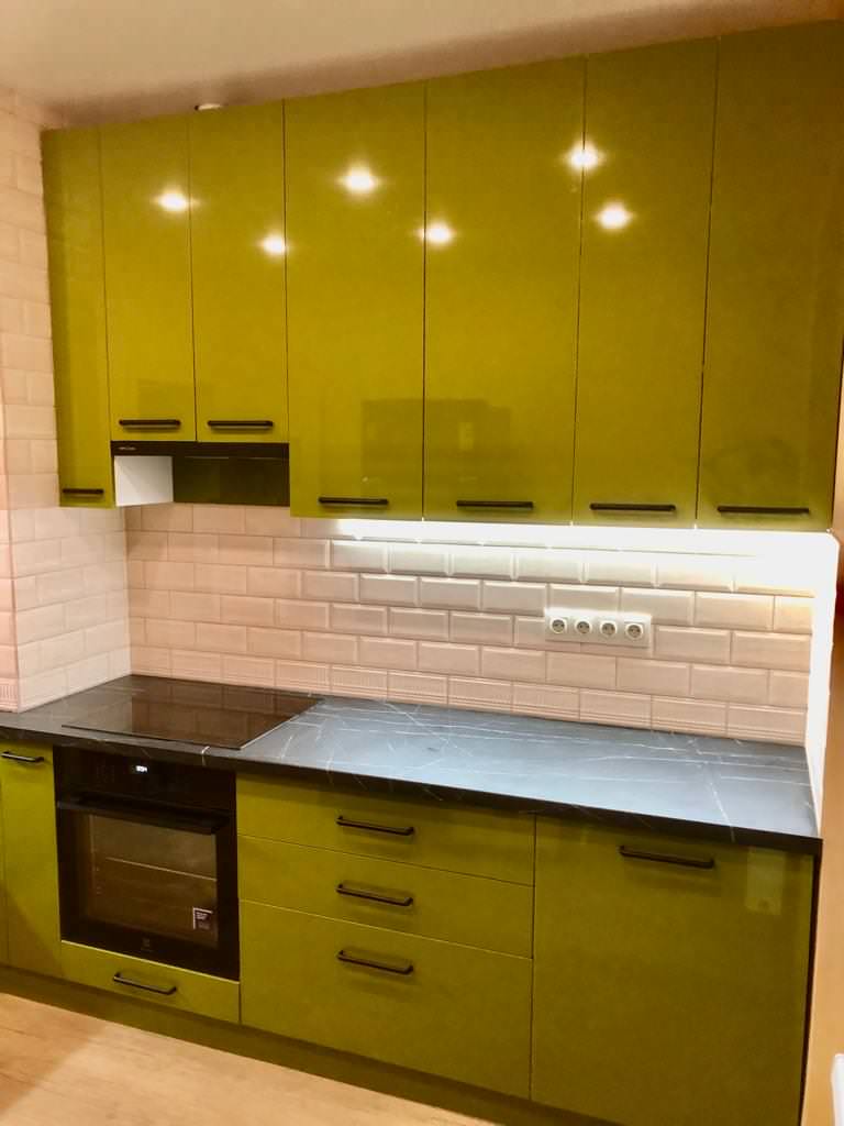 КУХНЯ ЯРКАЯ