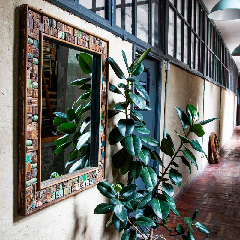 Зеркала и декор