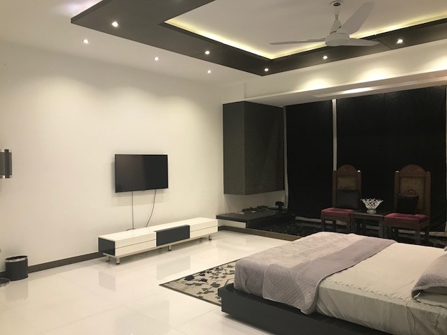 13,500 SQ FT HOUSE