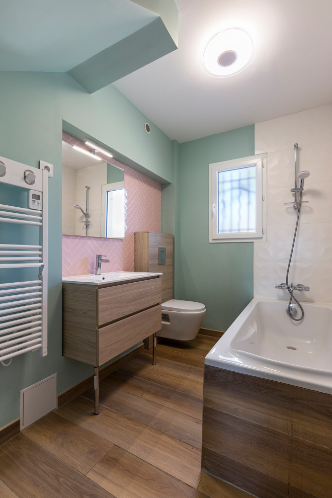 Idée de décoration pour une salle de bain style shabby chic.