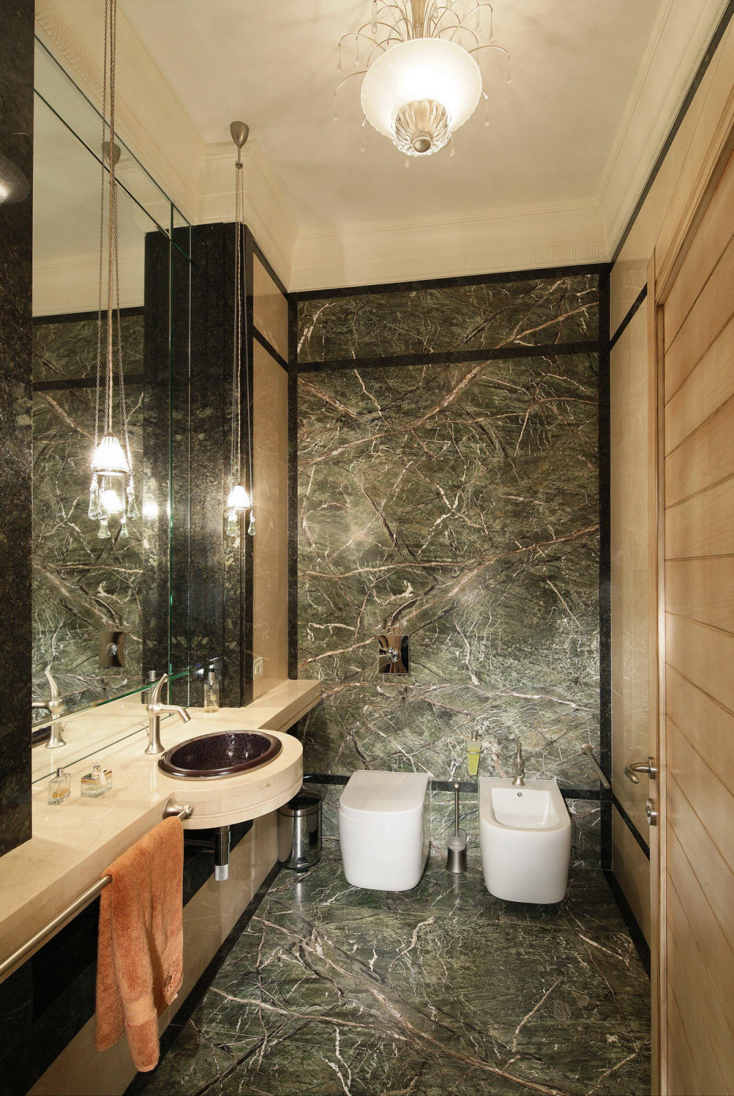 Дом в стиле неоклассика в коттеджном поселке Горки-6